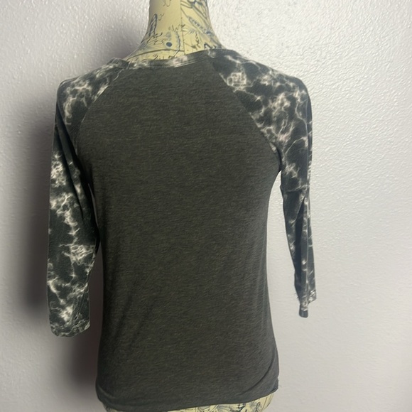 Dark Gray Tee - Picture 4 of 6